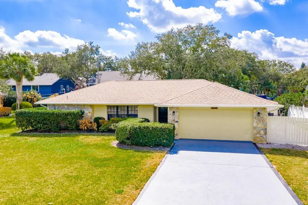 2 bedroom 2 bath Residential for sale at 6655 110th Street, Sebastian FL 32958