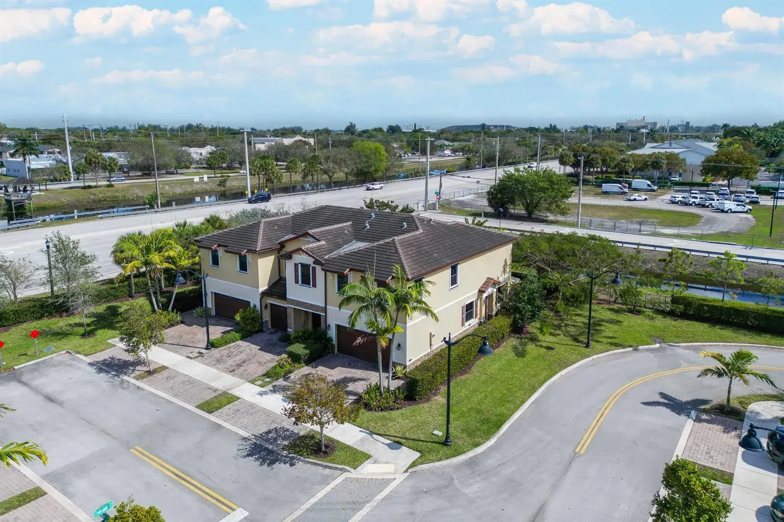4622 Belgian Lane, Davie FL 33314