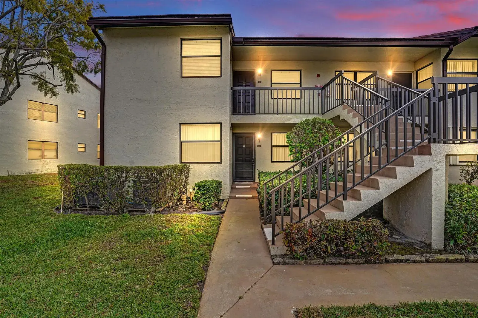 3 bedroom 2 bath Residential for sale at 7674 Tahiti Lane # 101, Lake Worth FL 33467