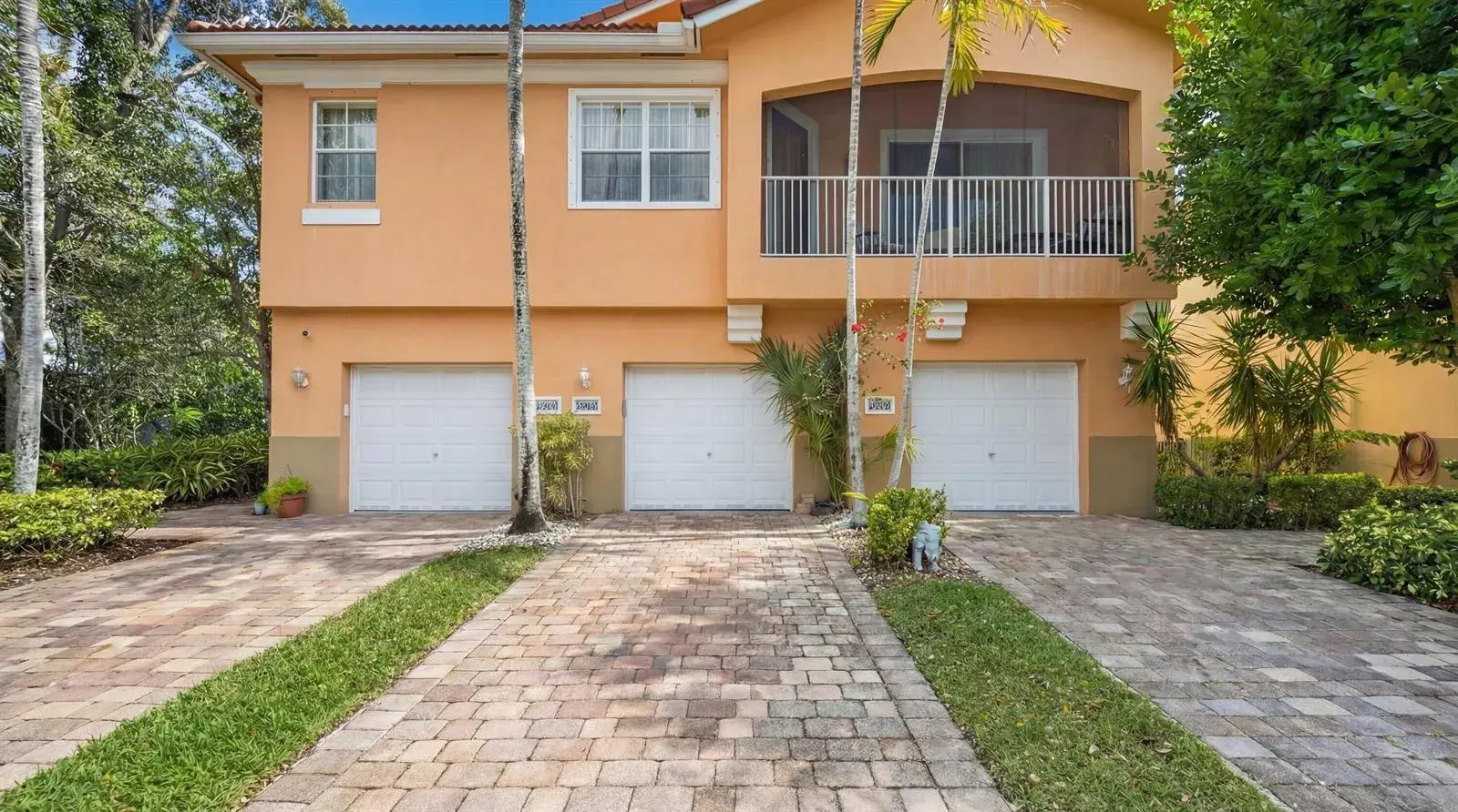 2 bedroom 2 bath Residential for sale at 3268 Mirella Drive, Riviera Beach FL 33404