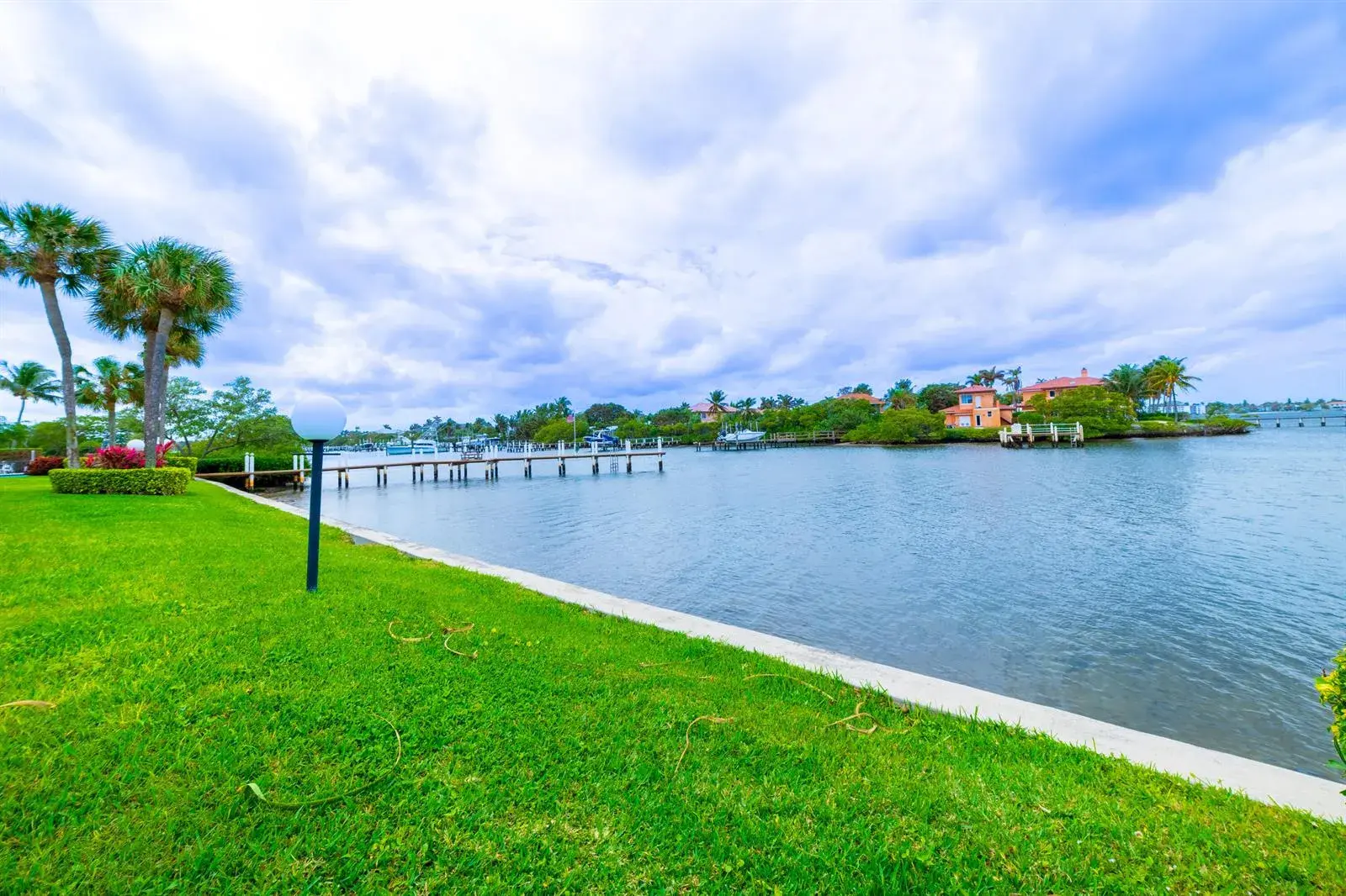 2 bedroom 2 bath Residential for sale at 3474 S Ocean Boulevard # 2, Palm Beach FL 33480