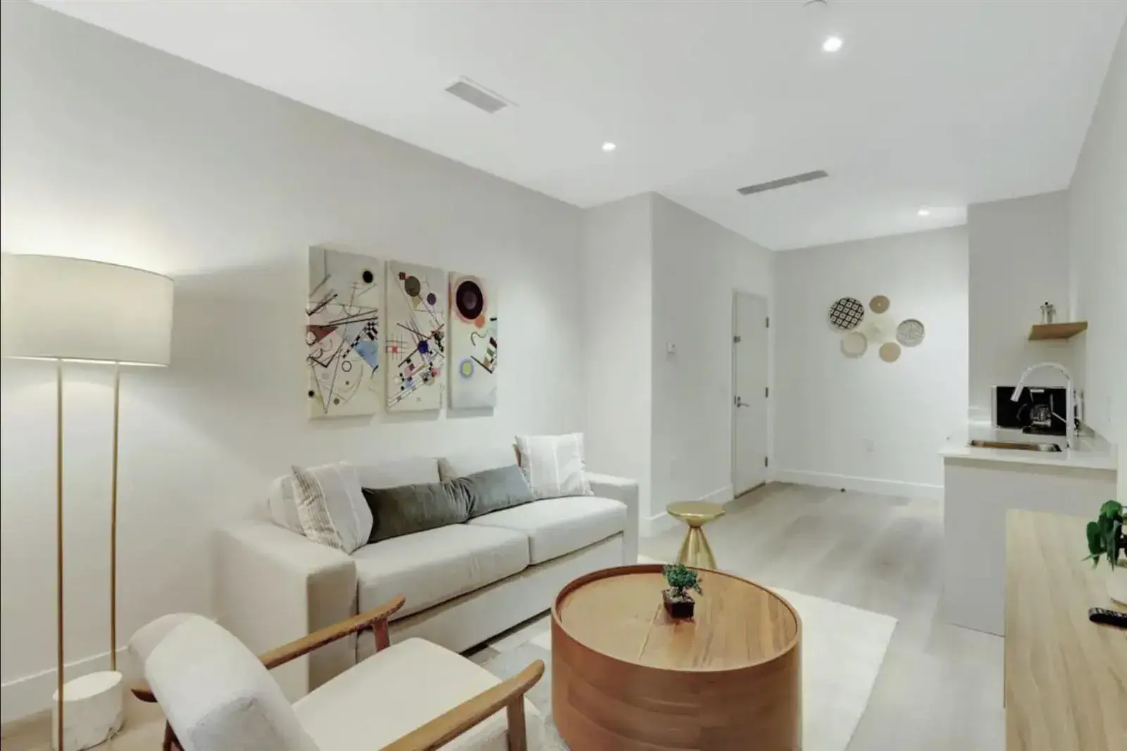 1 bedroom 1 bath Residential for sale at 229 SW 9th Street # 201, Miami FL 33130