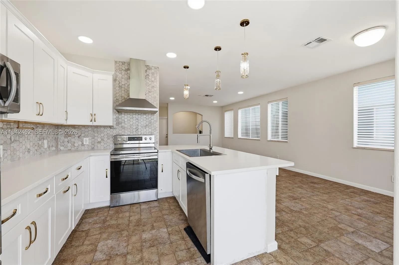 3 bedroom 2 bath for sale at 3059 Laurel Ridge Cir, Riviera Beach FL 33404