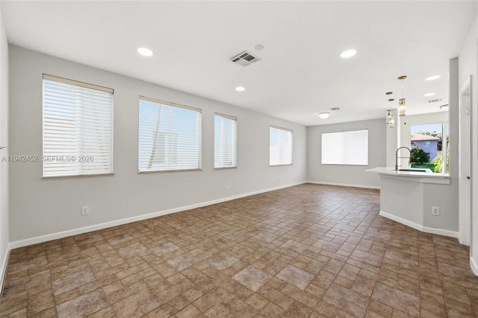 3059 Laurel Ridge Cir, Riviera Beach FL 33404