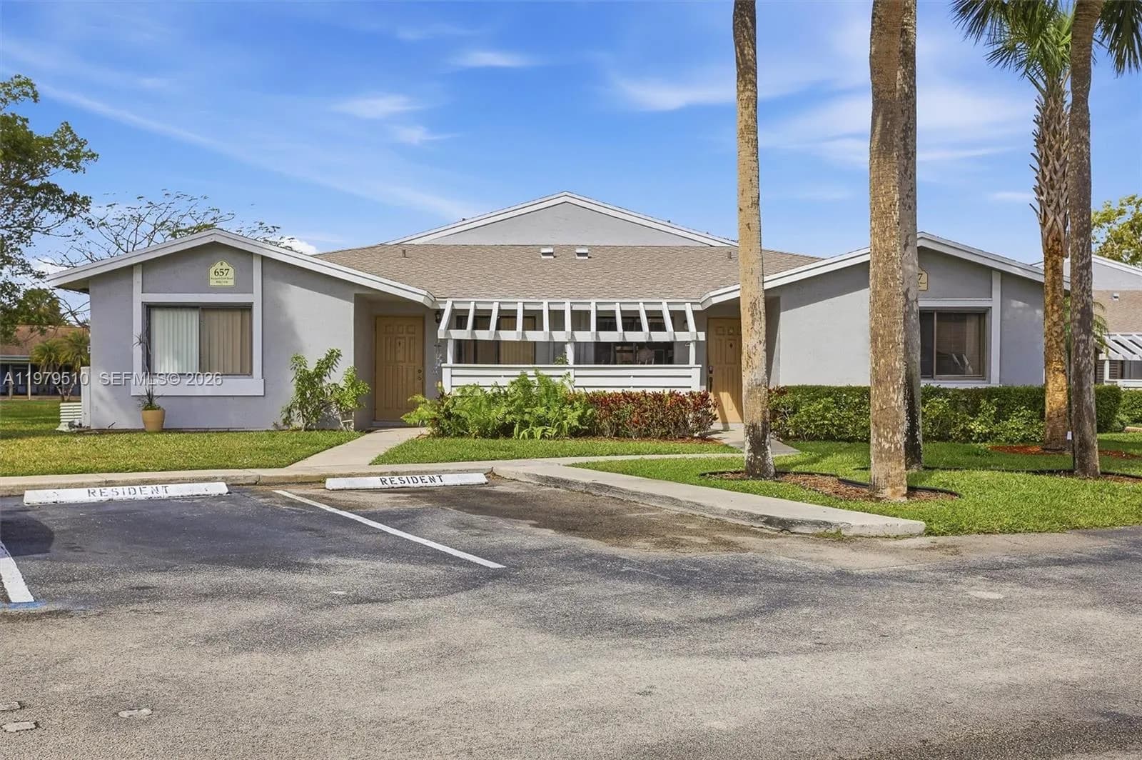 657 Racquet Club Rd # 2, Weston FL 33326