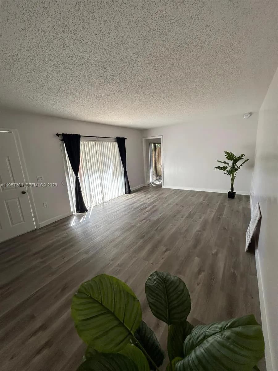 1700 Embassy Dr # 204, West Palm Beach FL 33401