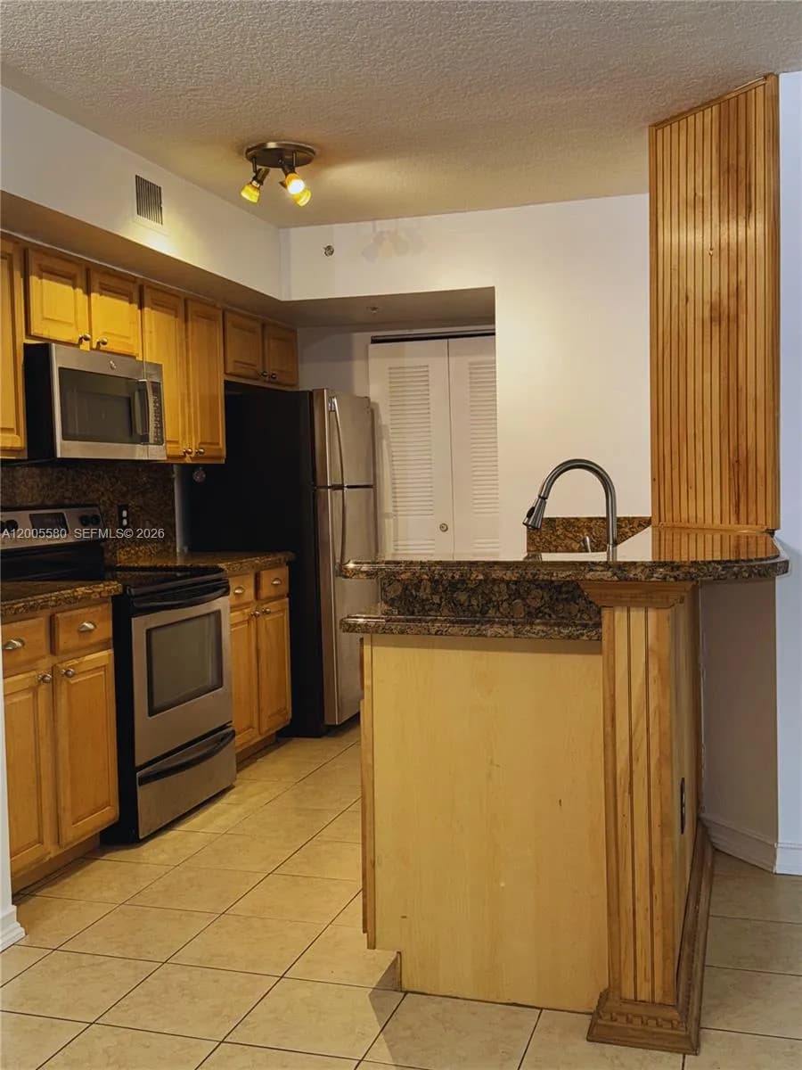 460 S Park Rd # 103, Hollywood FL 33021