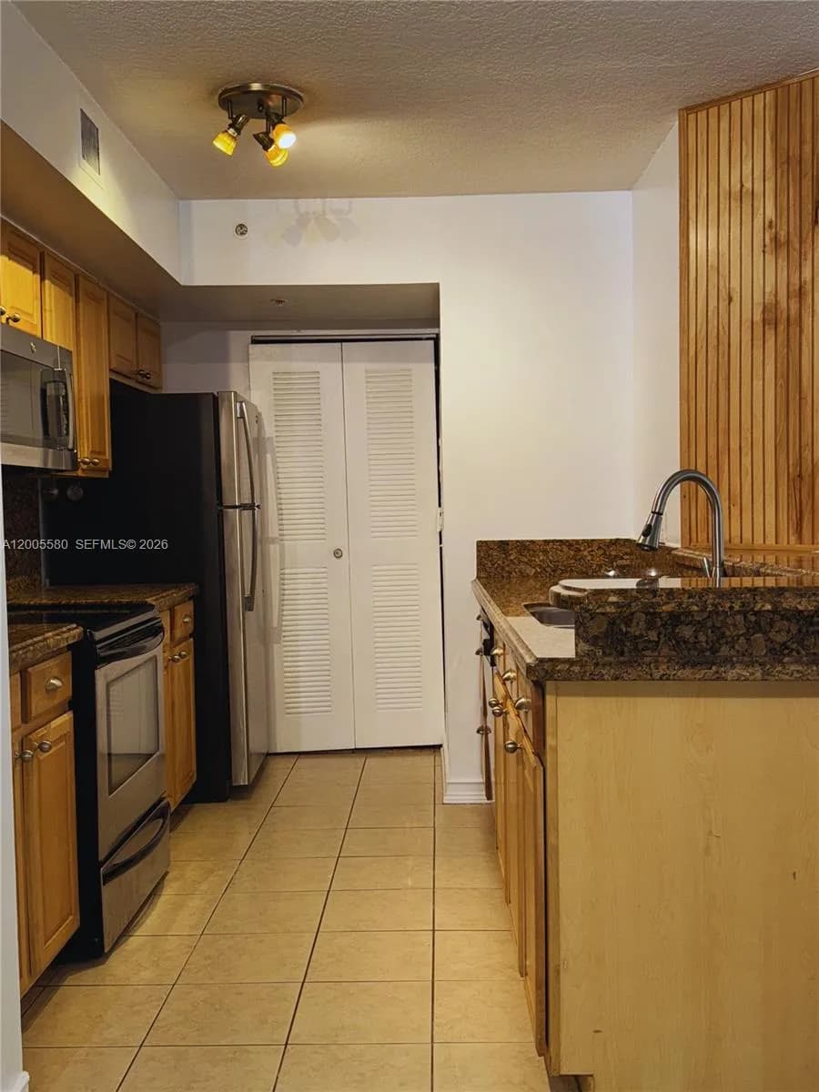 460 S Park Rd # 103, Hollywood FL 33021