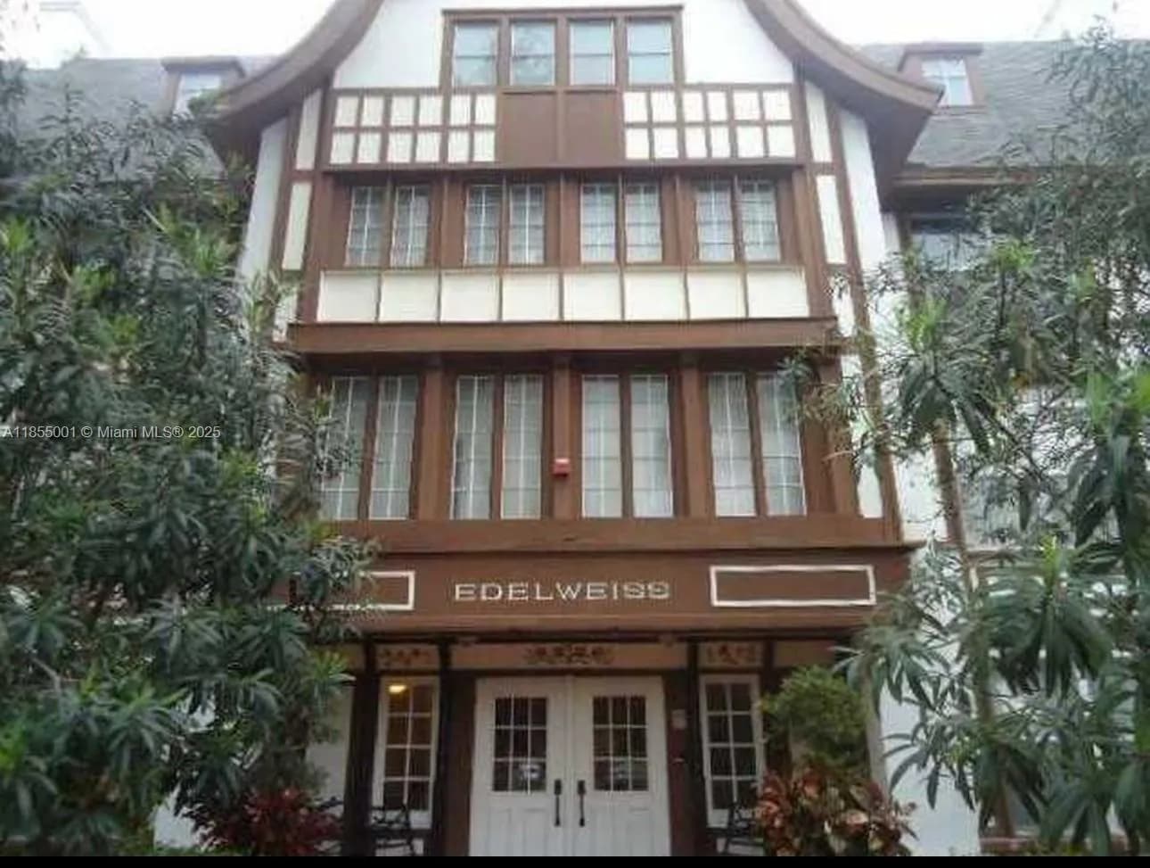 1 bedroom 1 bath for sale at 3740 Inverrary Dr # 3K, Lauderhill FL 33319