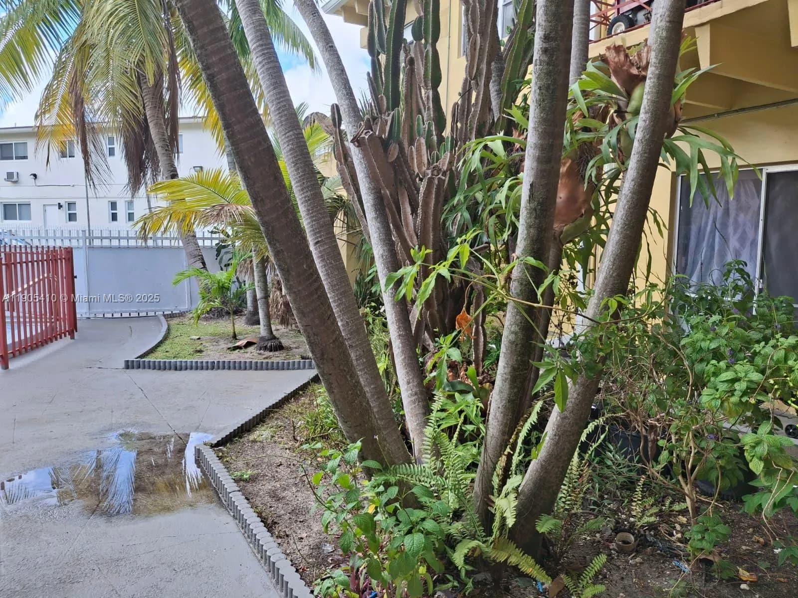 12195 W Dixie Hwy 1b Hwy # 1b, North Miami FL 33161