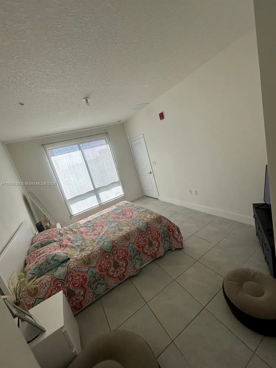 8001 NW 41st St # 302, Doral FL 33166