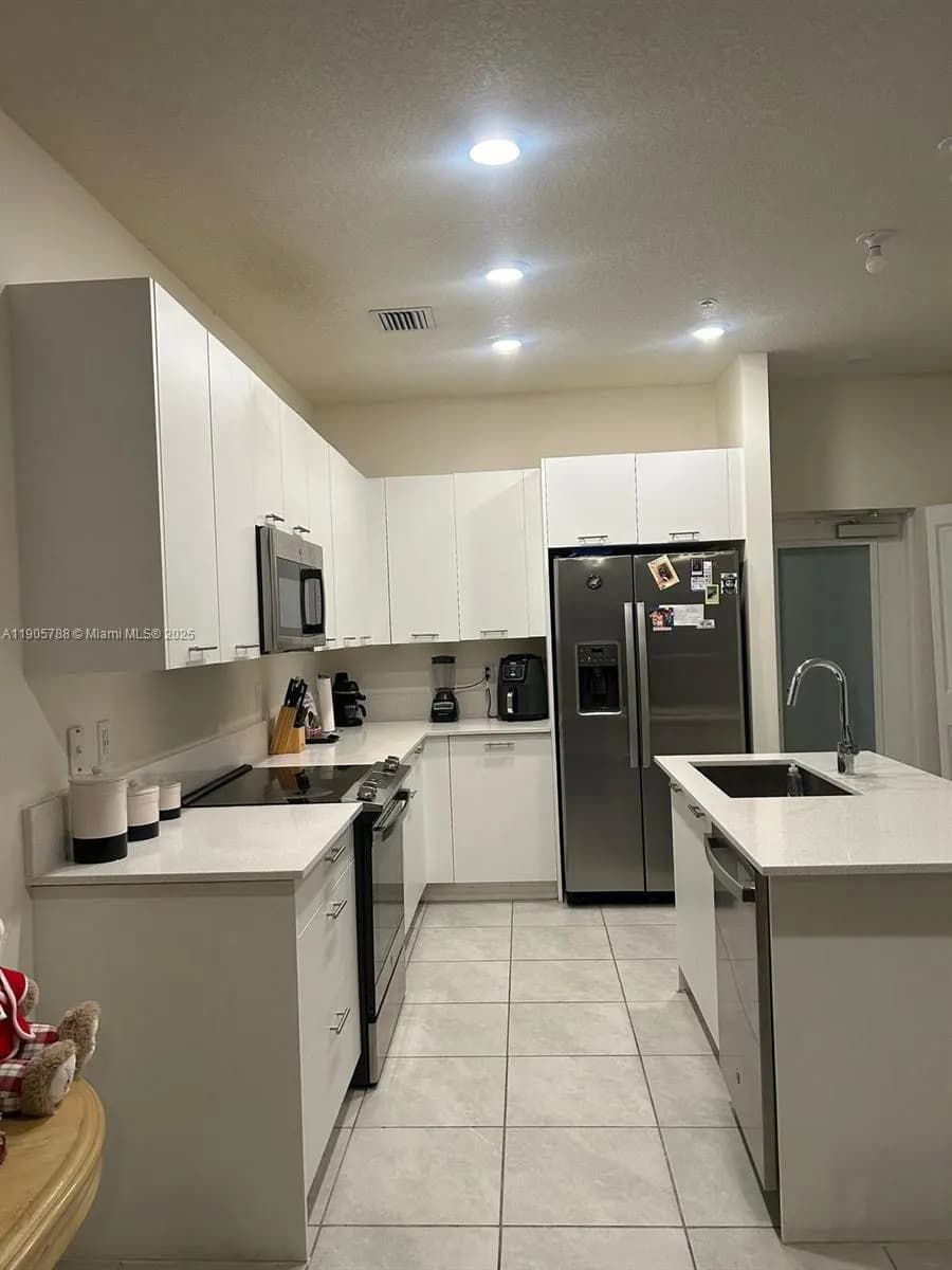 8001 NW 41st St # 302, Doral FL 33166