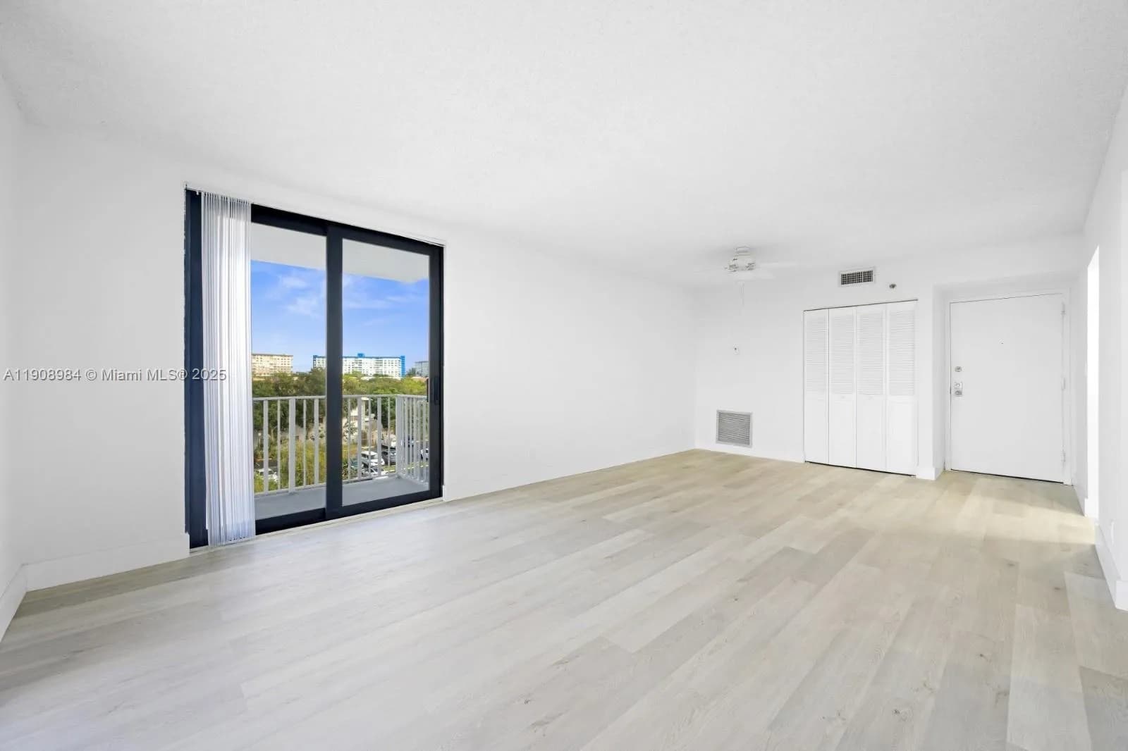 901 Hillcrest Dr # 515, Hollywood FL 33021