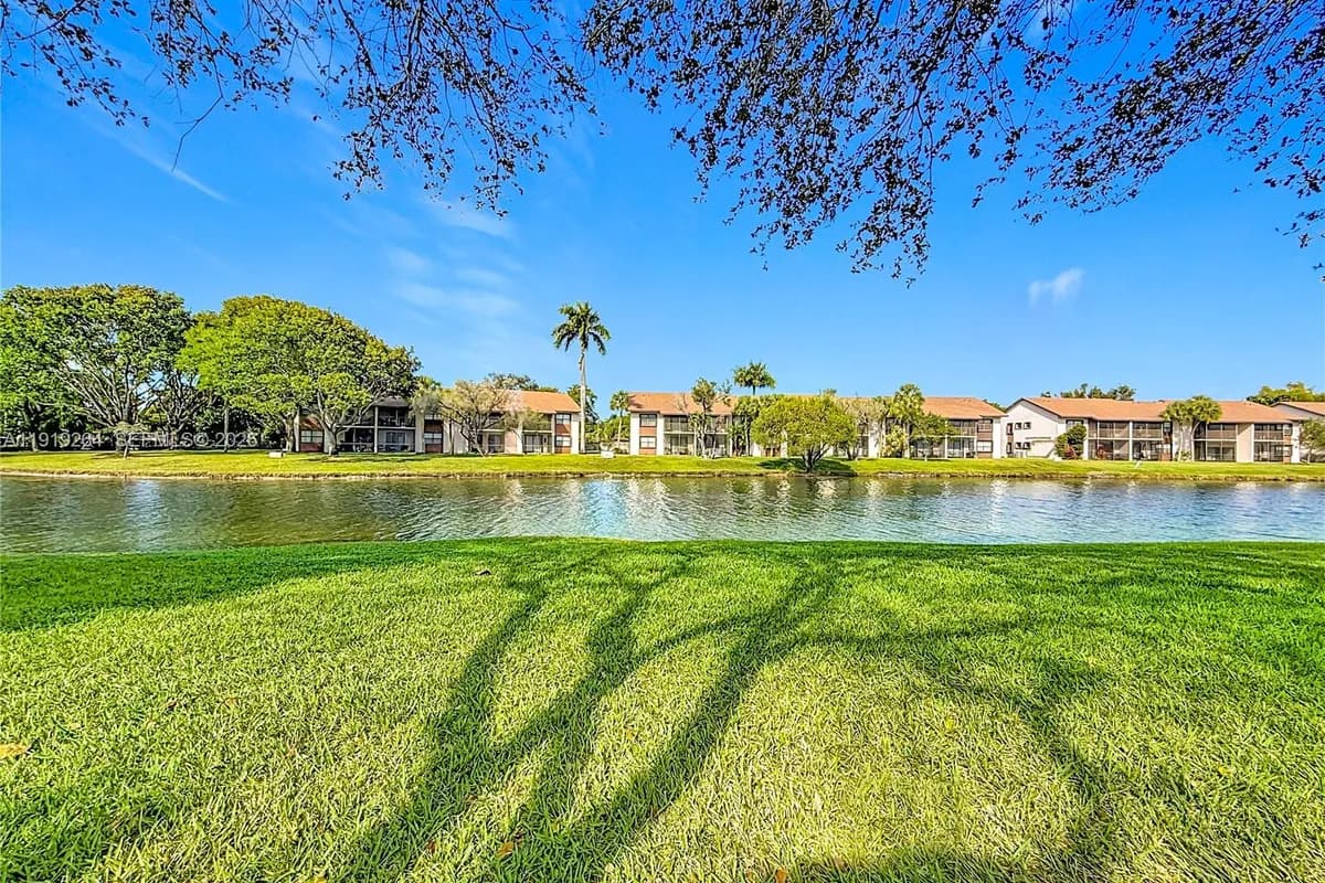 9825 NW 37th St # 5F, Sunrise FL 33351