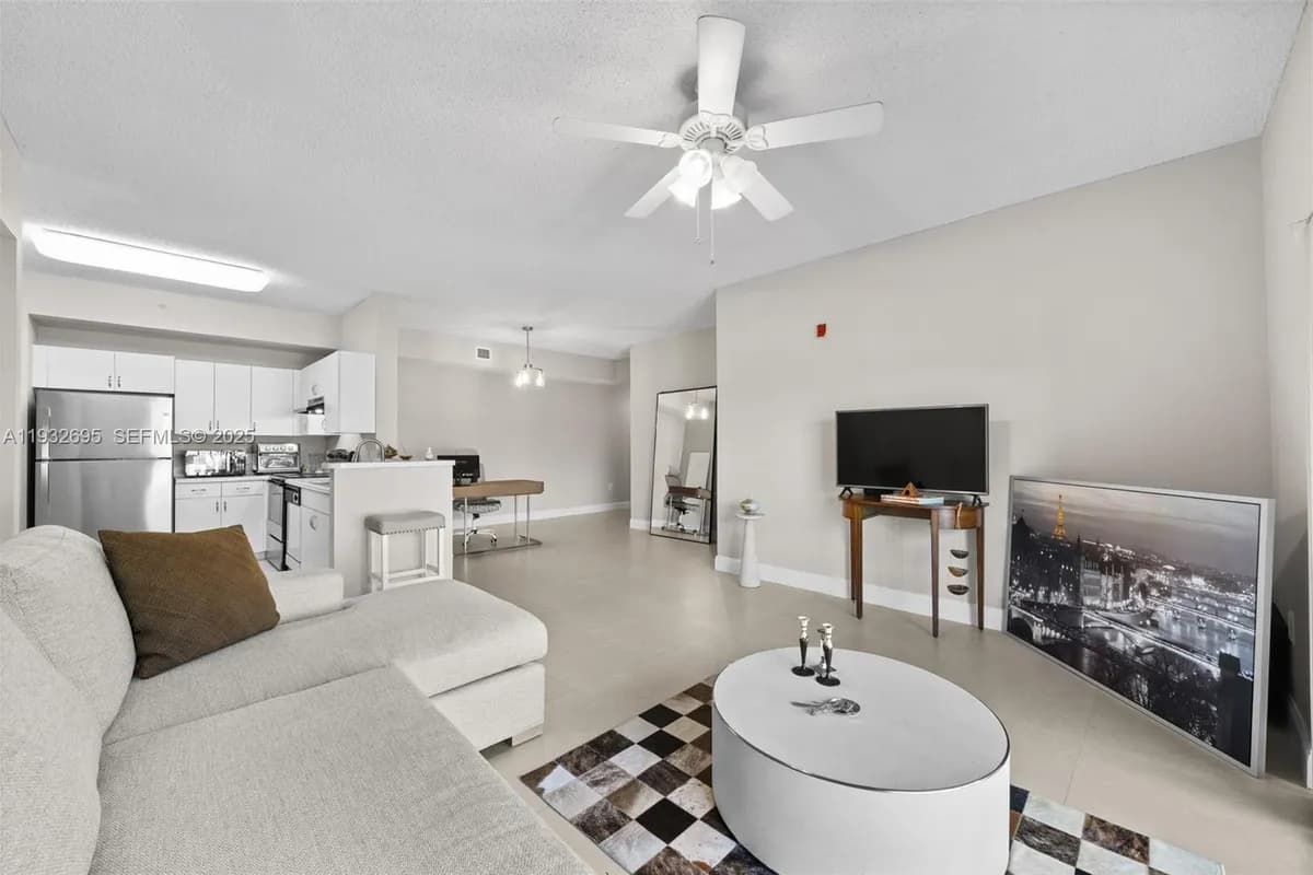 6968 SW 39th St # F204, Davie FL 33314