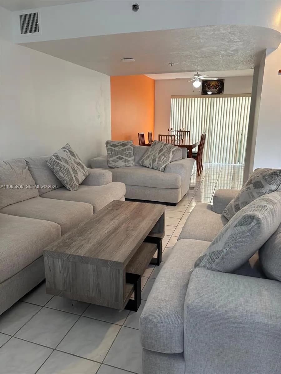 133 Riviera Cir, Weston FL 33326