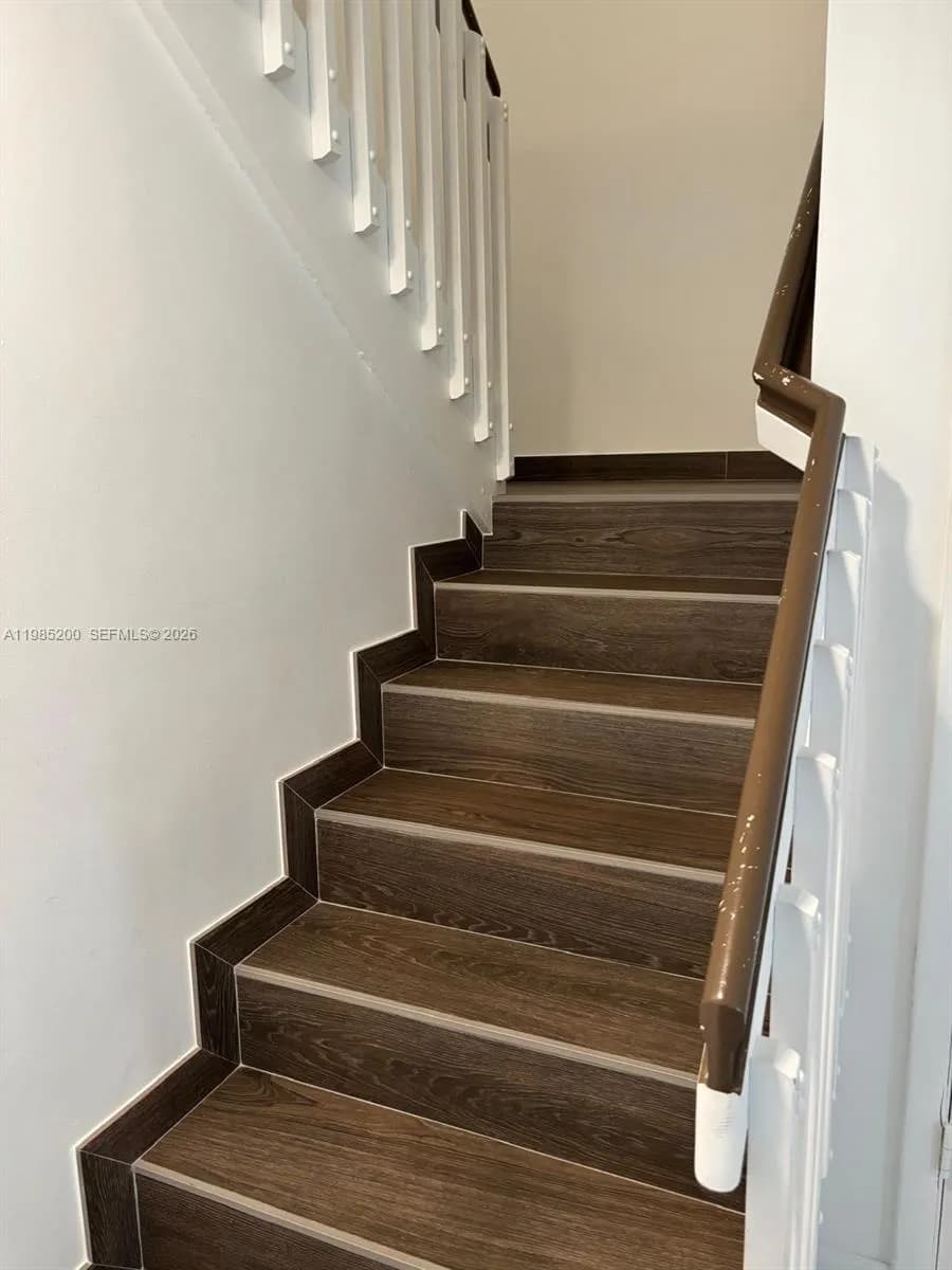 133 Riviera Cir, Weston FL 33326