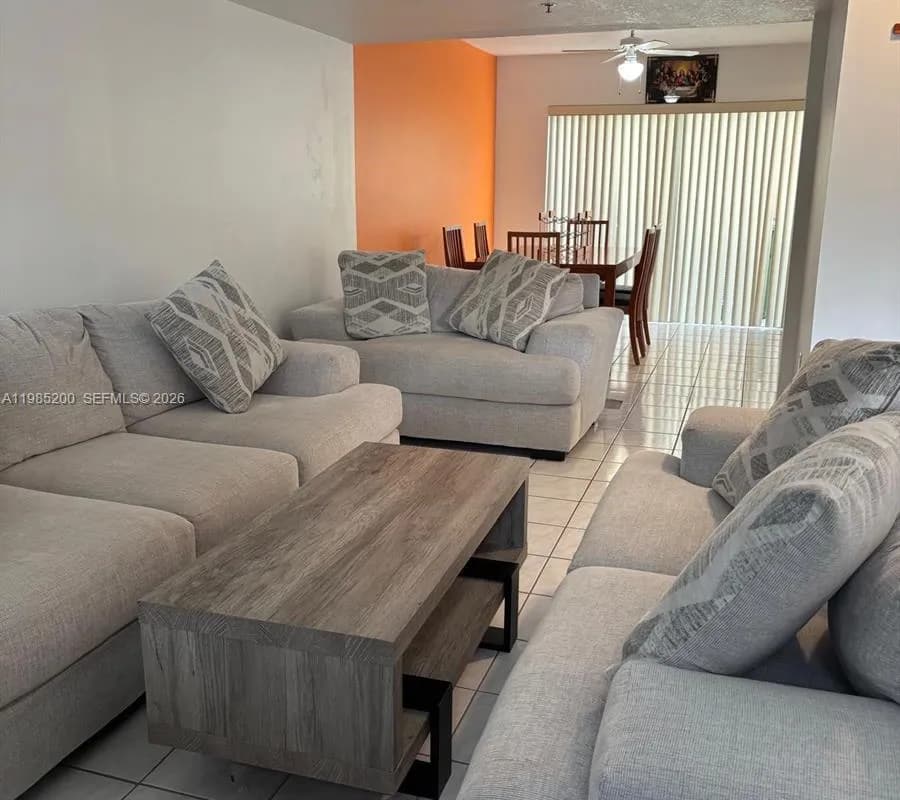 133 Riviera Cir, Weston FL 33326