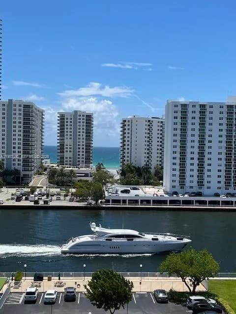 800 Parkview Dr # 1006, Hallandale Beach FL 33009