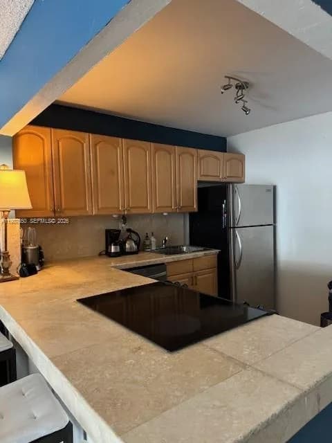 800 Parkview Dr # 1006, Hallandale Beach FL 33009