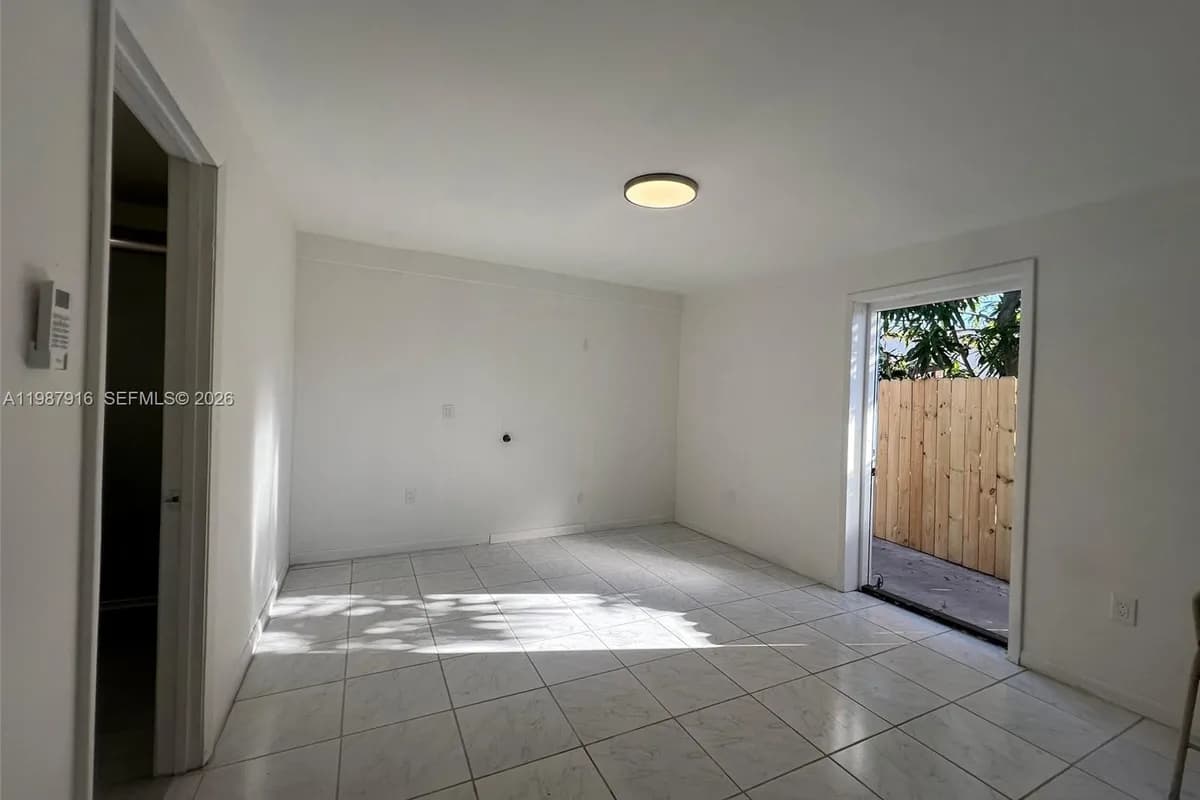 11500 SW 40th St # 1, Miami FL 33165