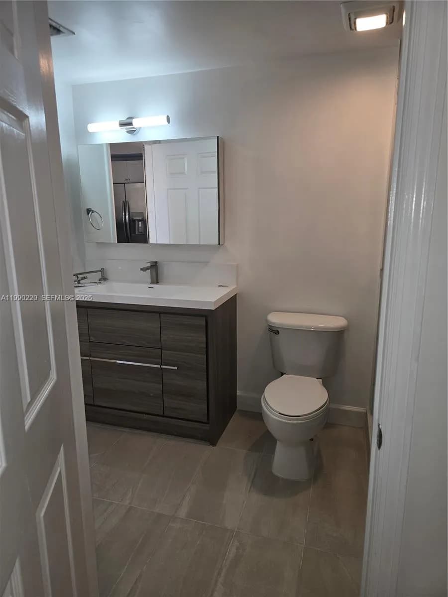 8430 SW 8th St # 308B, Miami FL 33144