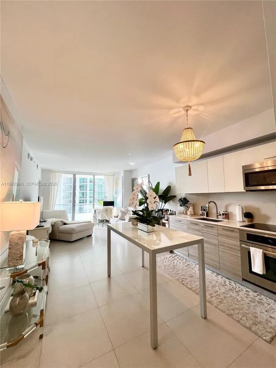 1300 BRICKELL BAY DR # 1104, Miami FL 33131