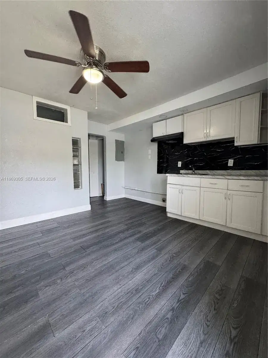 7802 NW 8th Ave # 3, Miami FL 33150