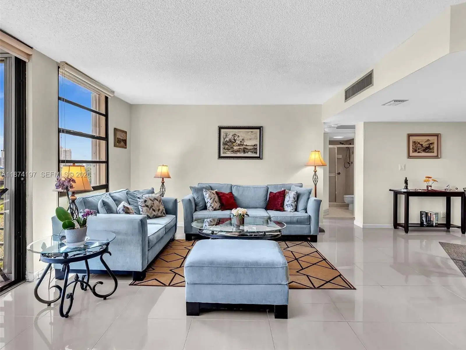 20400 W Country Club Dr # 605, Aventura FL 33180 photo 2