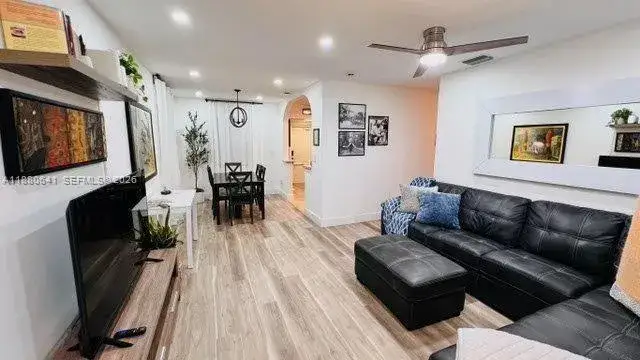281 Lafayette Dr, Miami Springs FL 33166