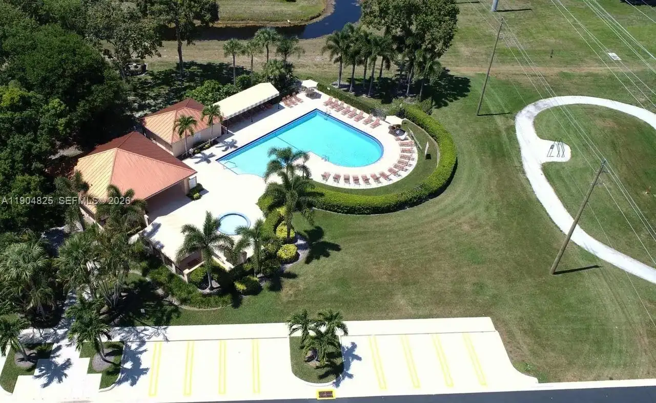 157 Heritage Way, West Palm Beach FL 33407 photo 4