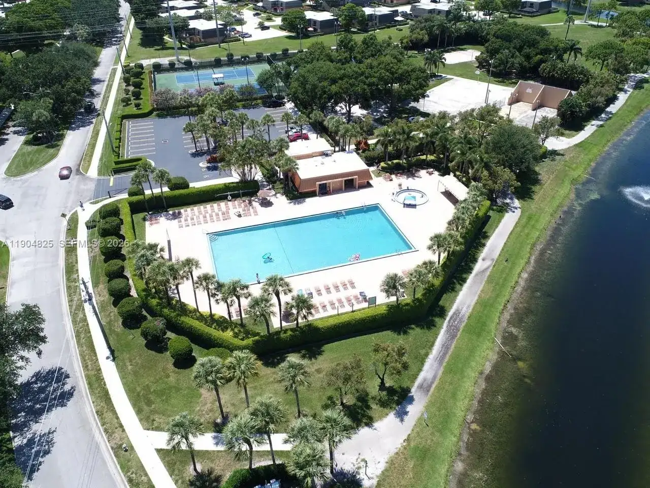 157 Heritage Way, West Palm Beach FL 33407 photo 5