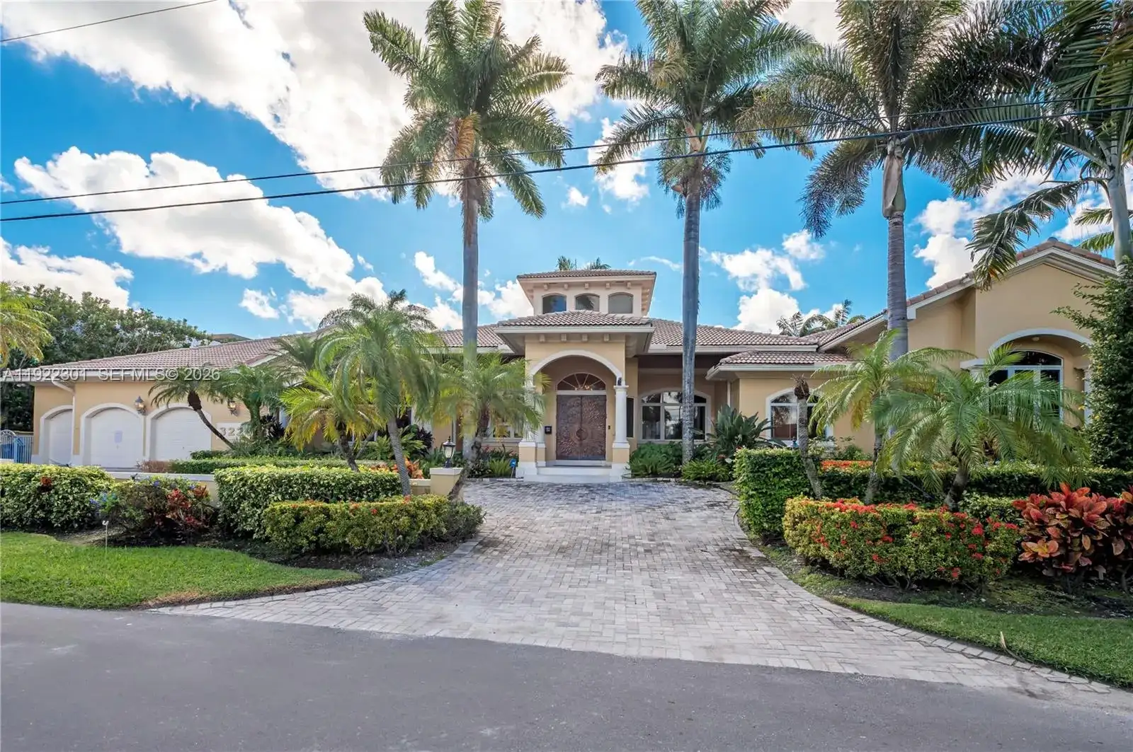 3220 NE 165th St, North Miami Beach FL 33160 photo 2