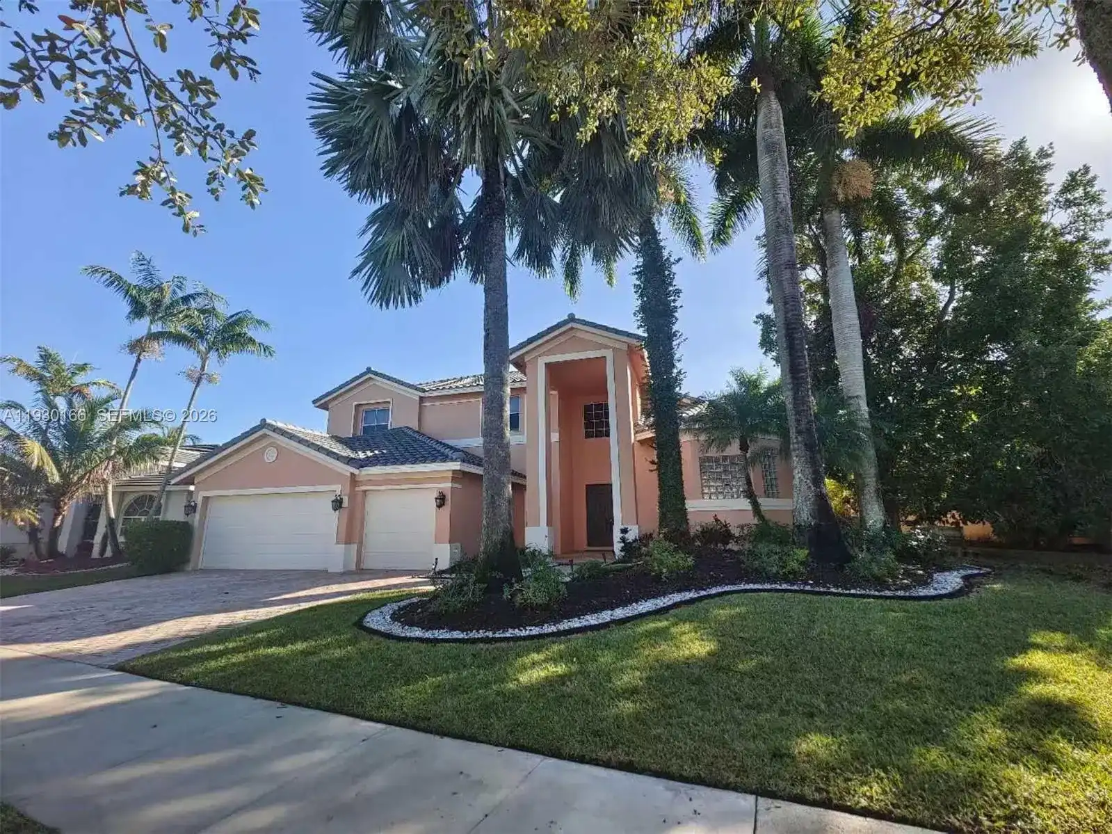 1035 Waterside Cir, Weston FL 33327