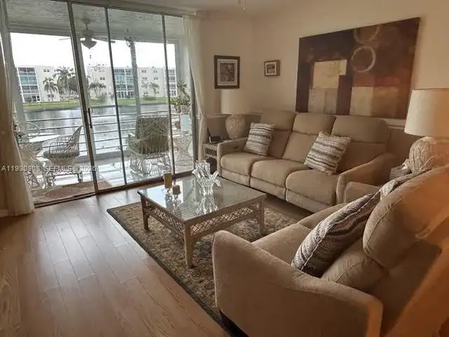 324 SE 10th St # 207, Dania Beach FL 33004 photo 5