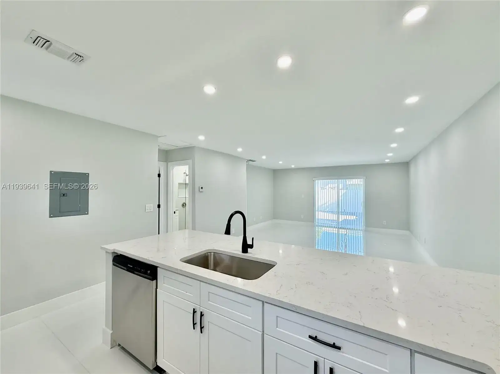 11240 SW 33rd Cir Pl, Miami FL 33165 photo 5