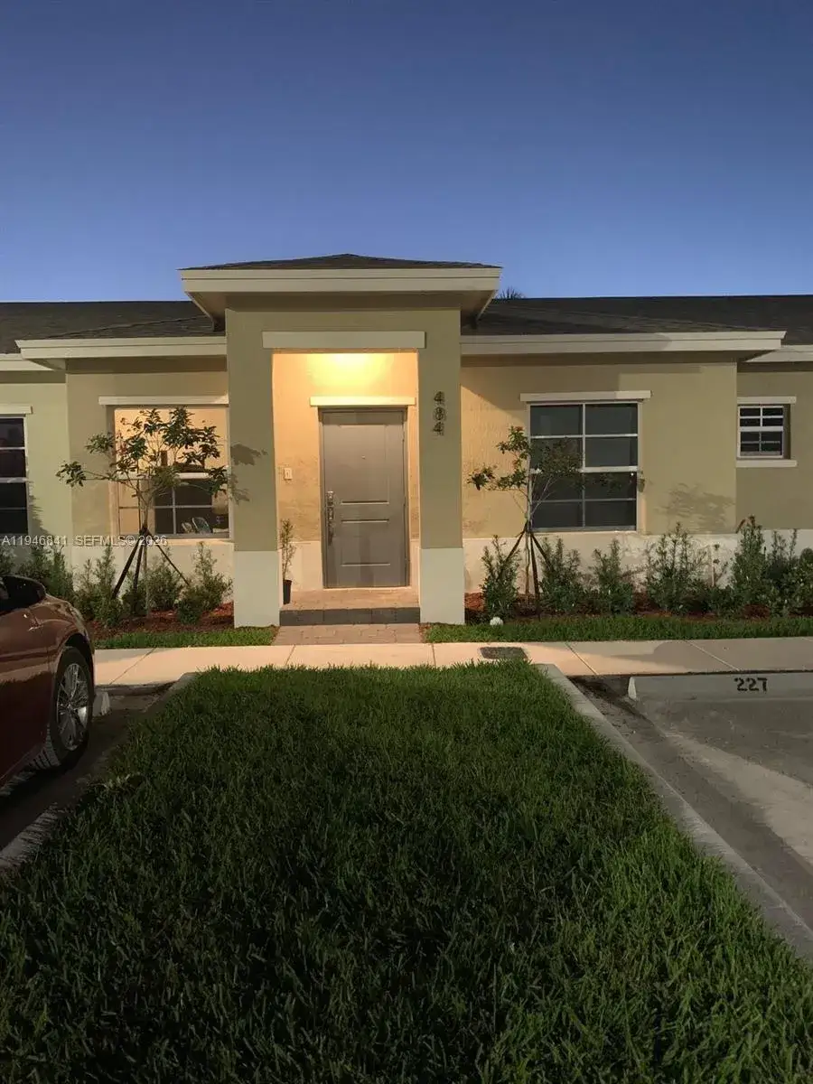 484 NE 4th Ave, Florida City FL 33034