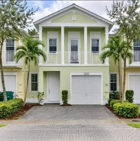 10780 NW 74th Ln, Doral FL 33178