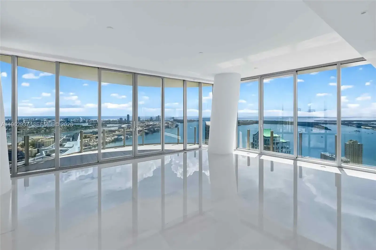 300 Biscayne Blvd Way # 4901E, Miami FL 33131 photo 2