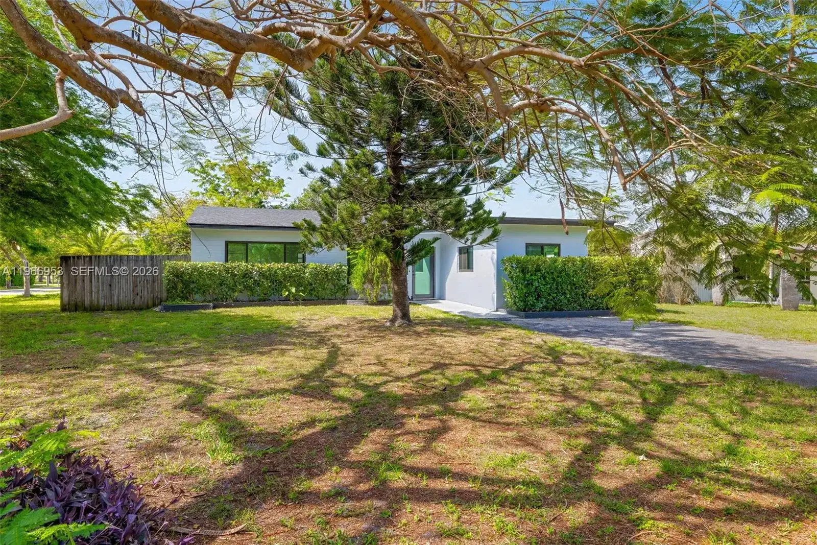 1998 NE 180th St, North Miami Beach FL 33162 photo 2