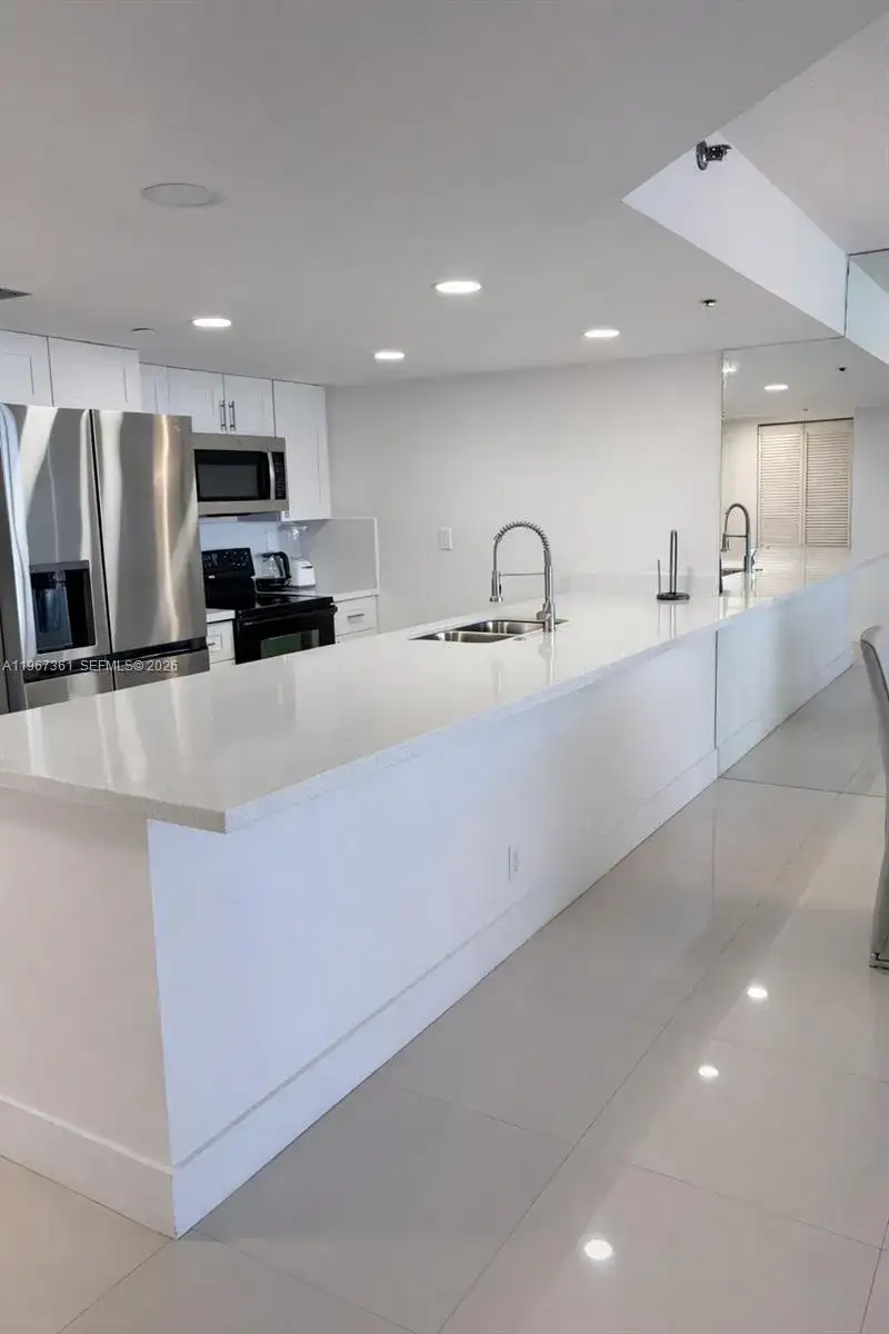 1717 N Bayshore Dr # 1132, Miami FL 33132 photo 3