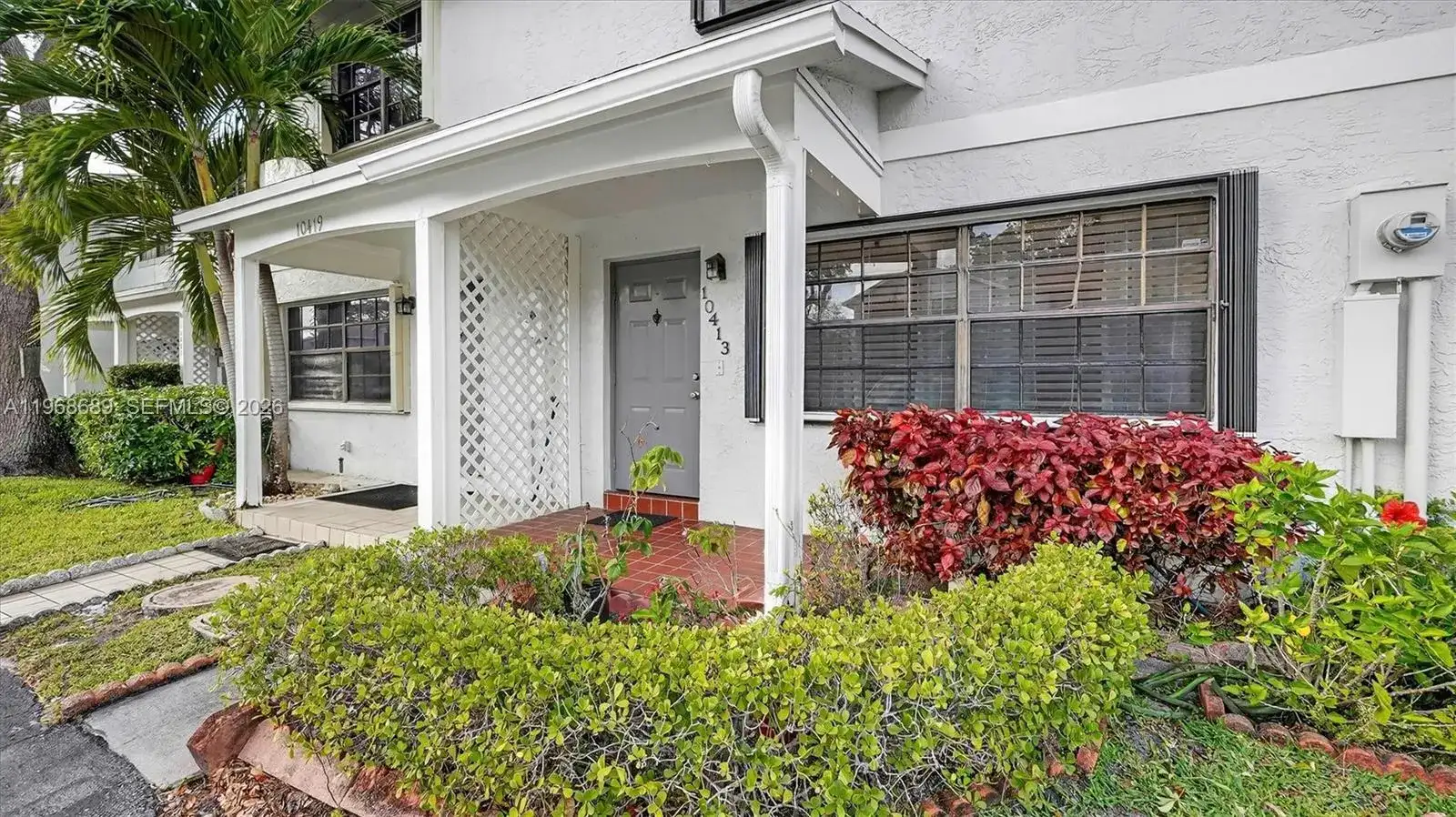 10413 NW 6th St, Pembroke Pines FL 33026 photo 2