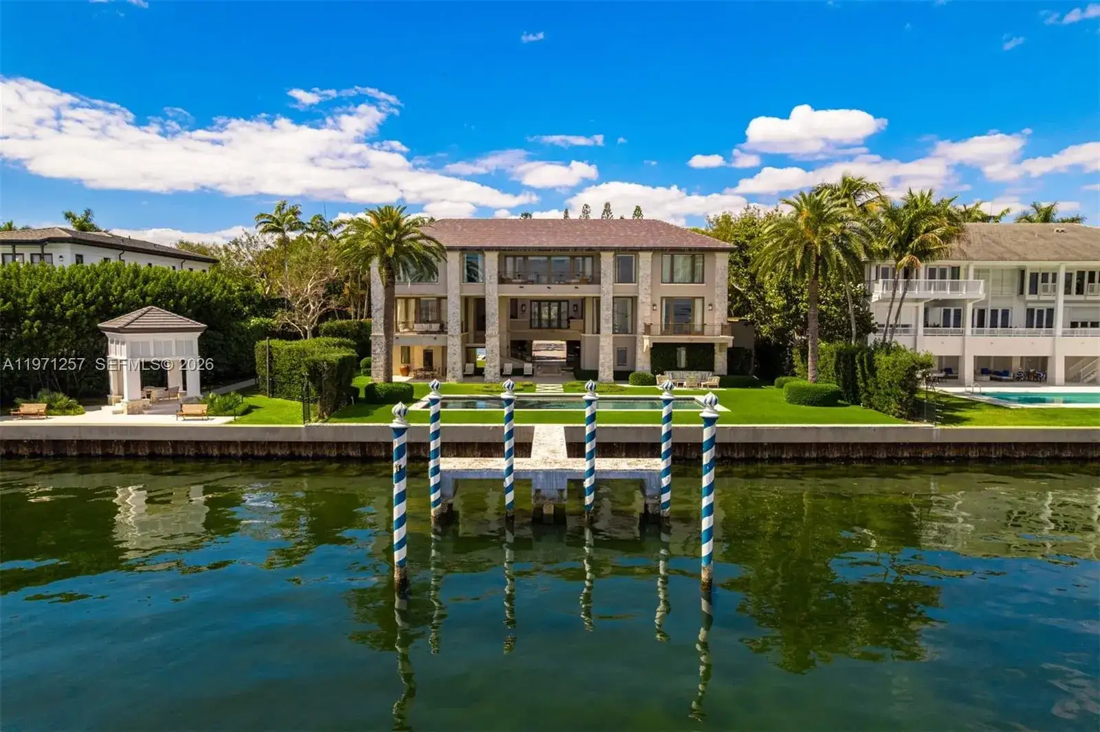 10 Tahiti Beach Island Rd, Coral Gables FL 33143