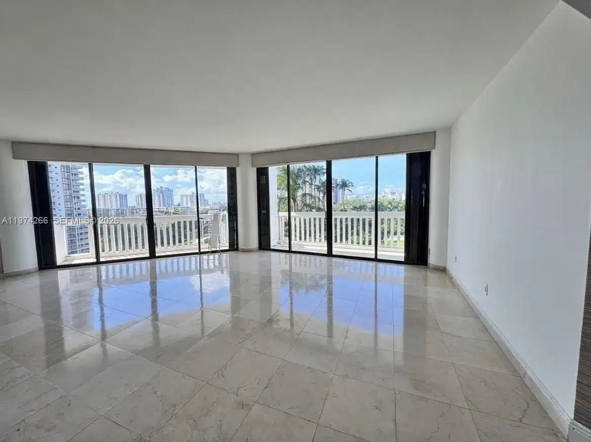 2000 Island Blvd # 606, Aventura FL 33160 photo 2