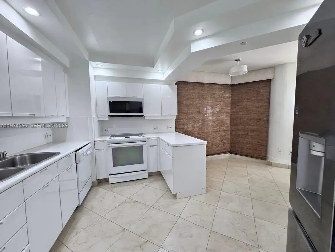 2000 Island Blvd # 606, Aventura FL 33160 photo 5