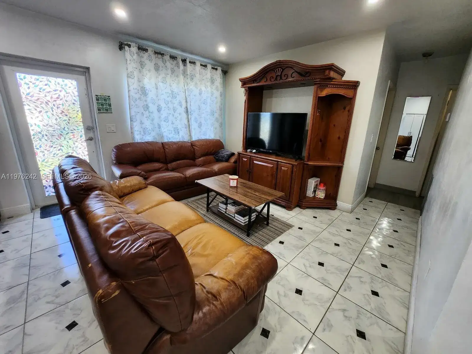 3560 NW 19th St, Miami FL 33125 photo 4