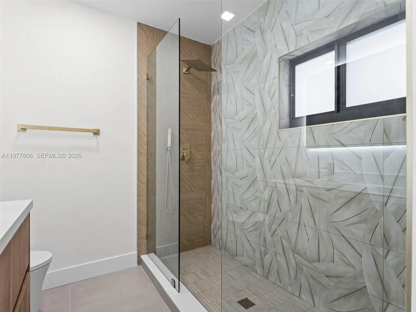 610 NE 164th Ter, North Miami Beach FL 33162 photo 3