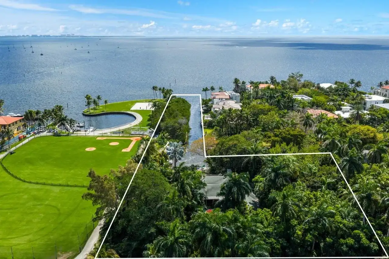 3373 Poinciana Ave, Miami FL 33133