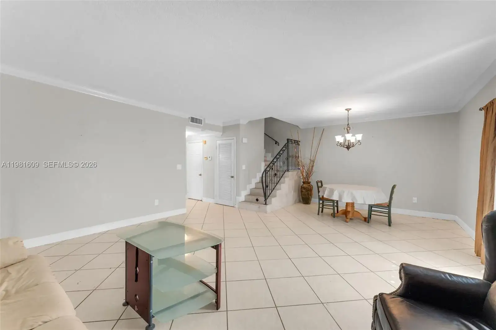 9110 SW 203rd Ter, Cutler Bay FL 33189 photo 5