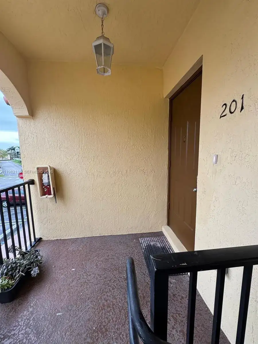 1420 NE 33rd Ave # 15, Homestead FL 33033 photo 4